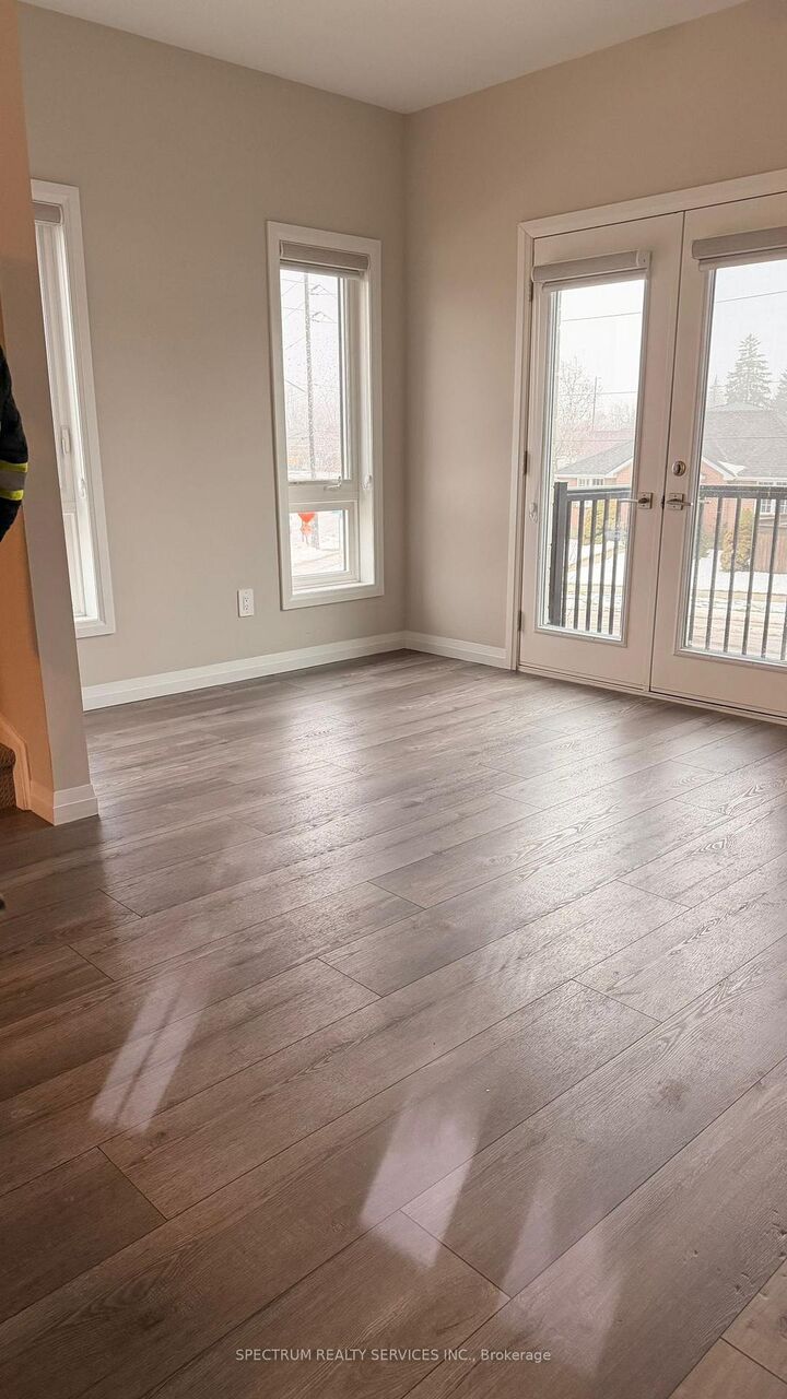 Property Photo:  720 Grey Street 50  ON N3S 0K2 