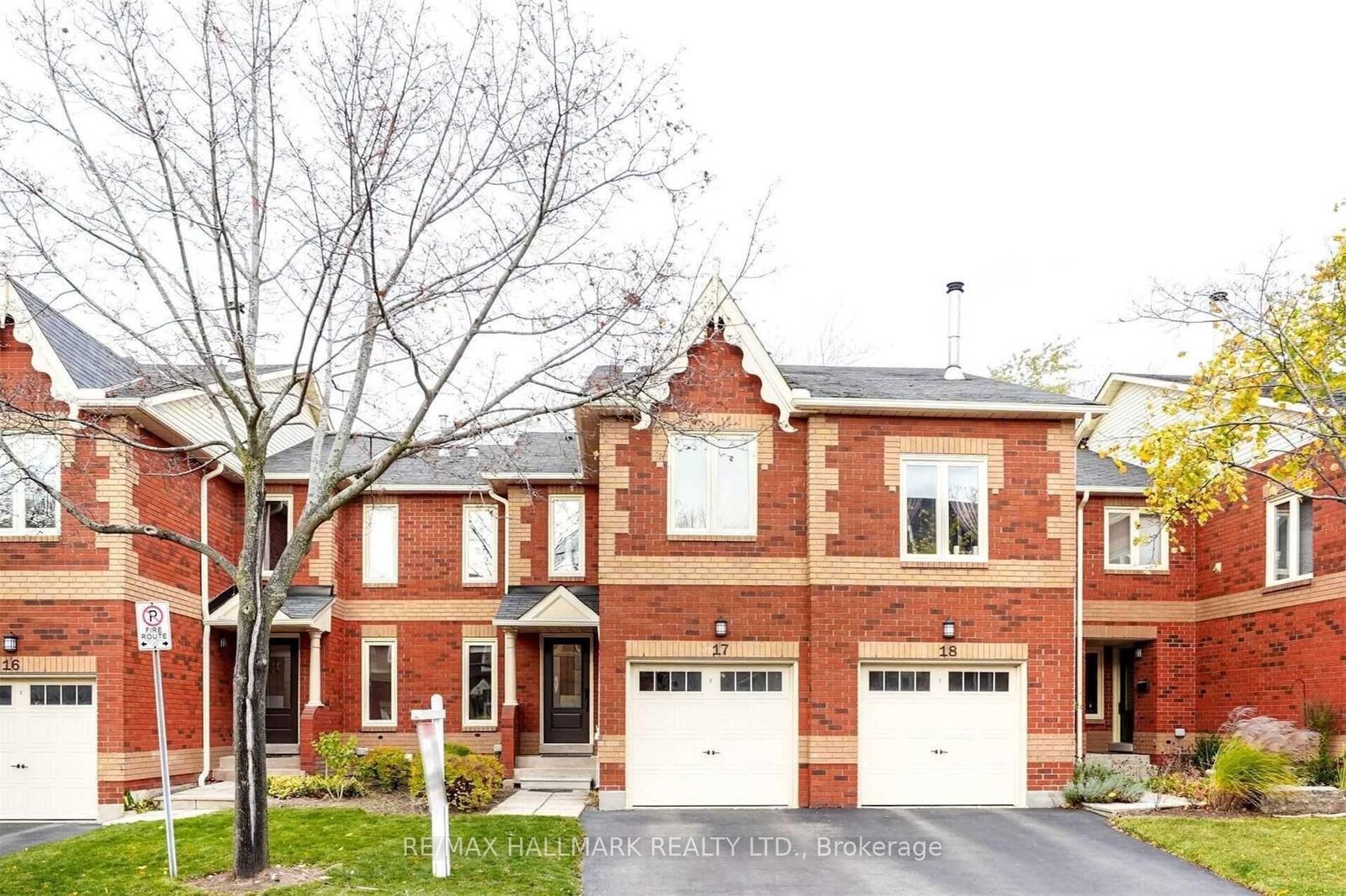 Property Photo:  2006 Glenada Crescent 17  ON L6H 5R9 