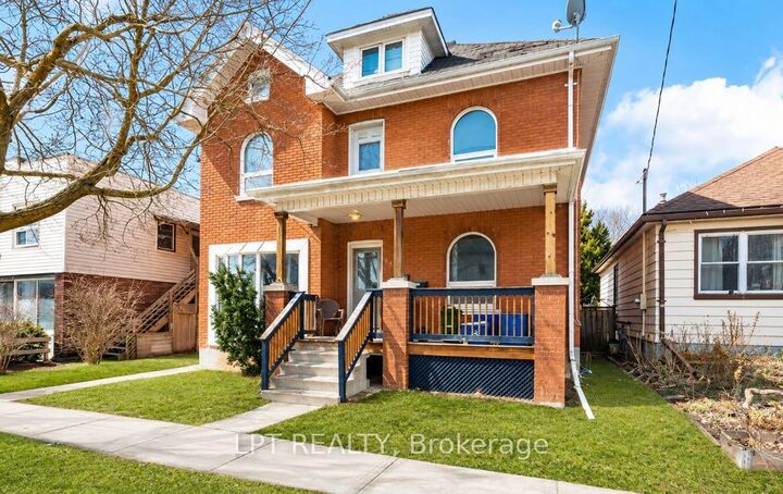 Property Photo:  219 Erie Avenue  ON N3S 2H1 