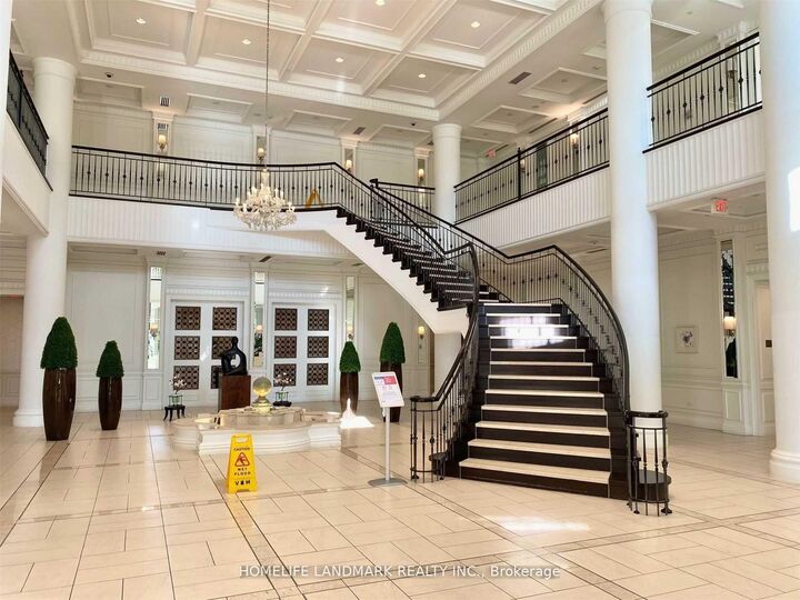 Property Photo: 25 Greenview Avenue 1722 ON M2M 1R2