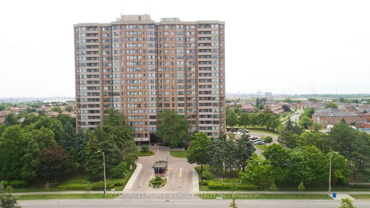 100 County Court Boulevard 1709 — photo 1