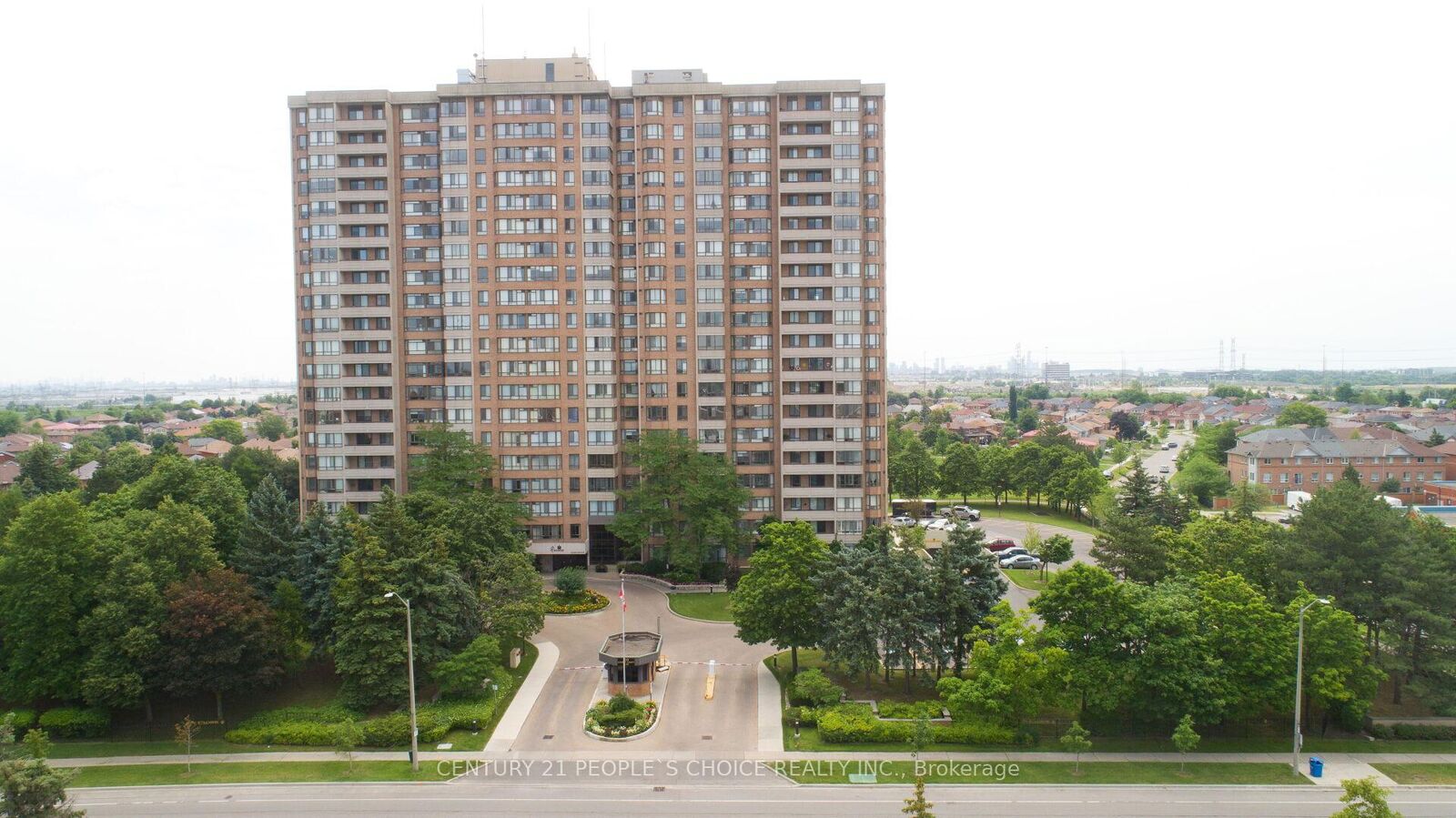 Property Photo: 100 County Court Boulevard 1709 ON L6W 3X1
