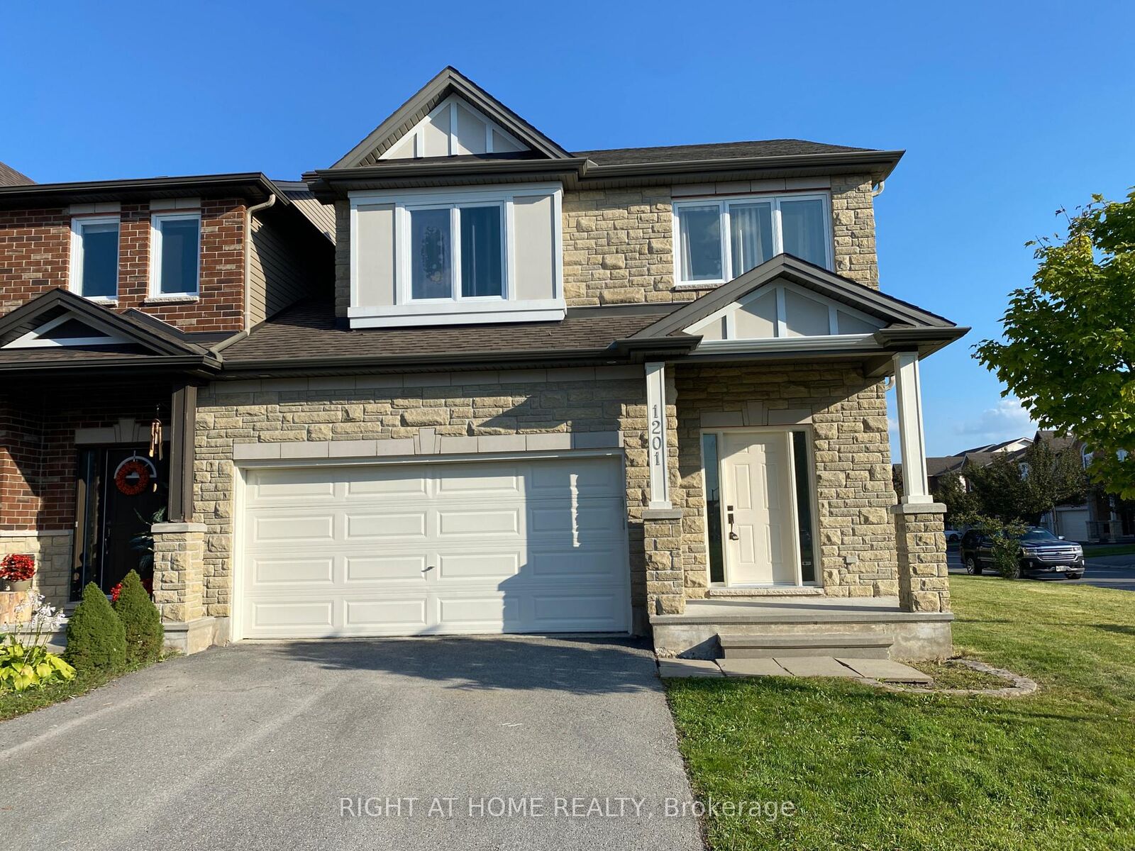 Property Photo:  1201 Alson Mills Way  ON K2M 0C8 