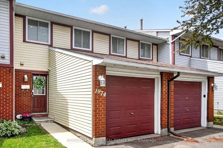 Photo de la propriété:  1974 Garden Park Lane  ON K1E 1E2 