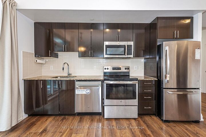 Property Photo:  7165 Yonge Street 733  ON L3T 0C9 