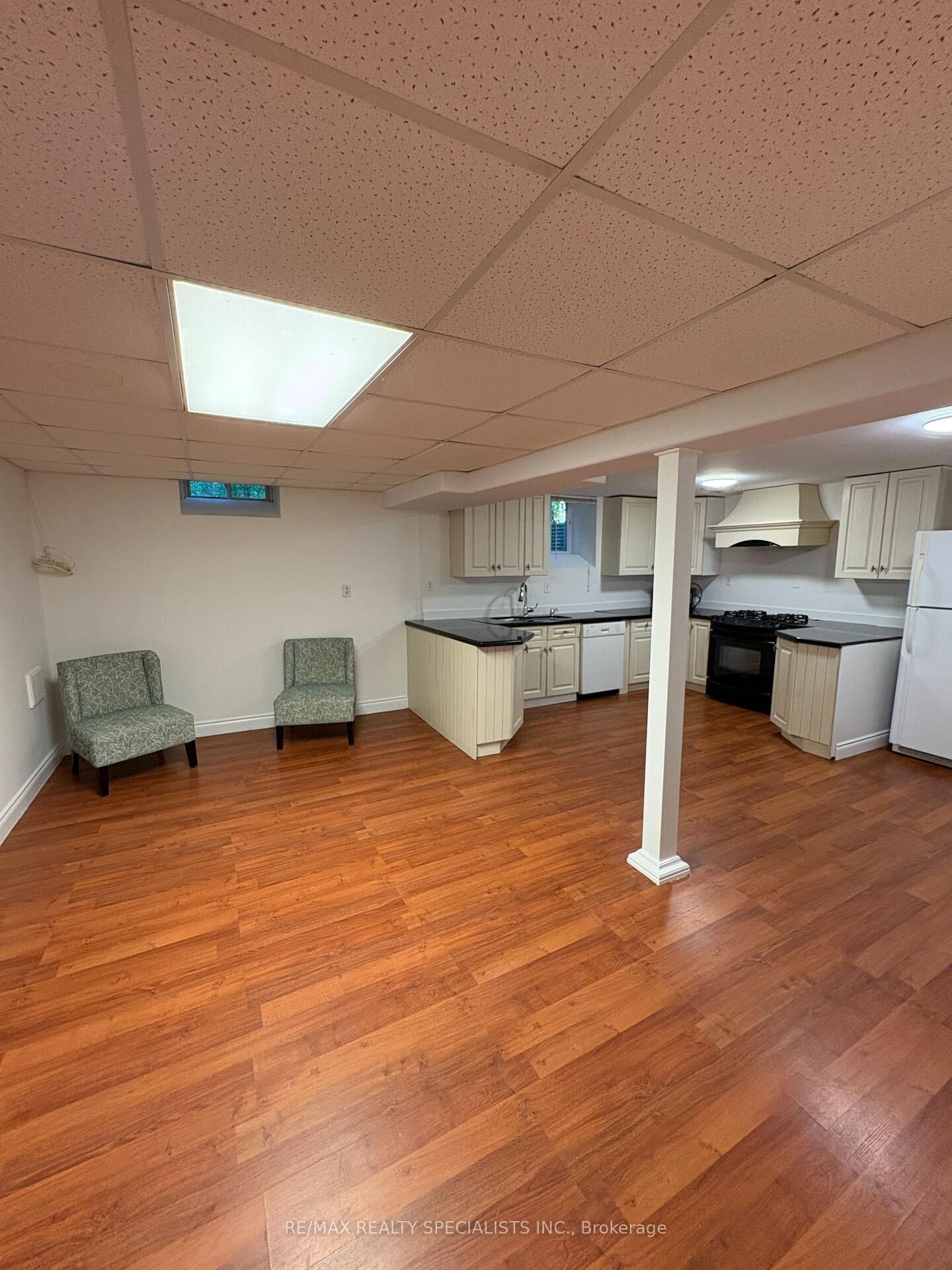 Property Photo:  48 Londonderry Drive Bsmt  ON L9K 1P7 