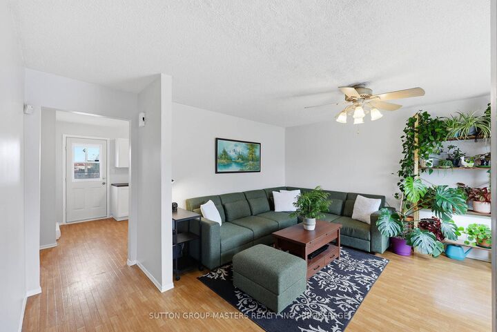 Property Photo:  182 Rosemund Crescent  ON K7M 6Z1 