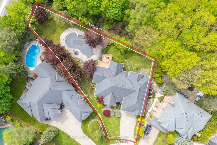Property Photo: 1832 Chesbro Court ON L5H 4H2