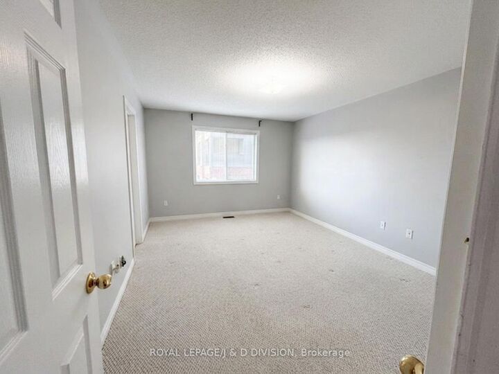 Property Photo:  44 Touchette Drive  ON L4N 6A1 