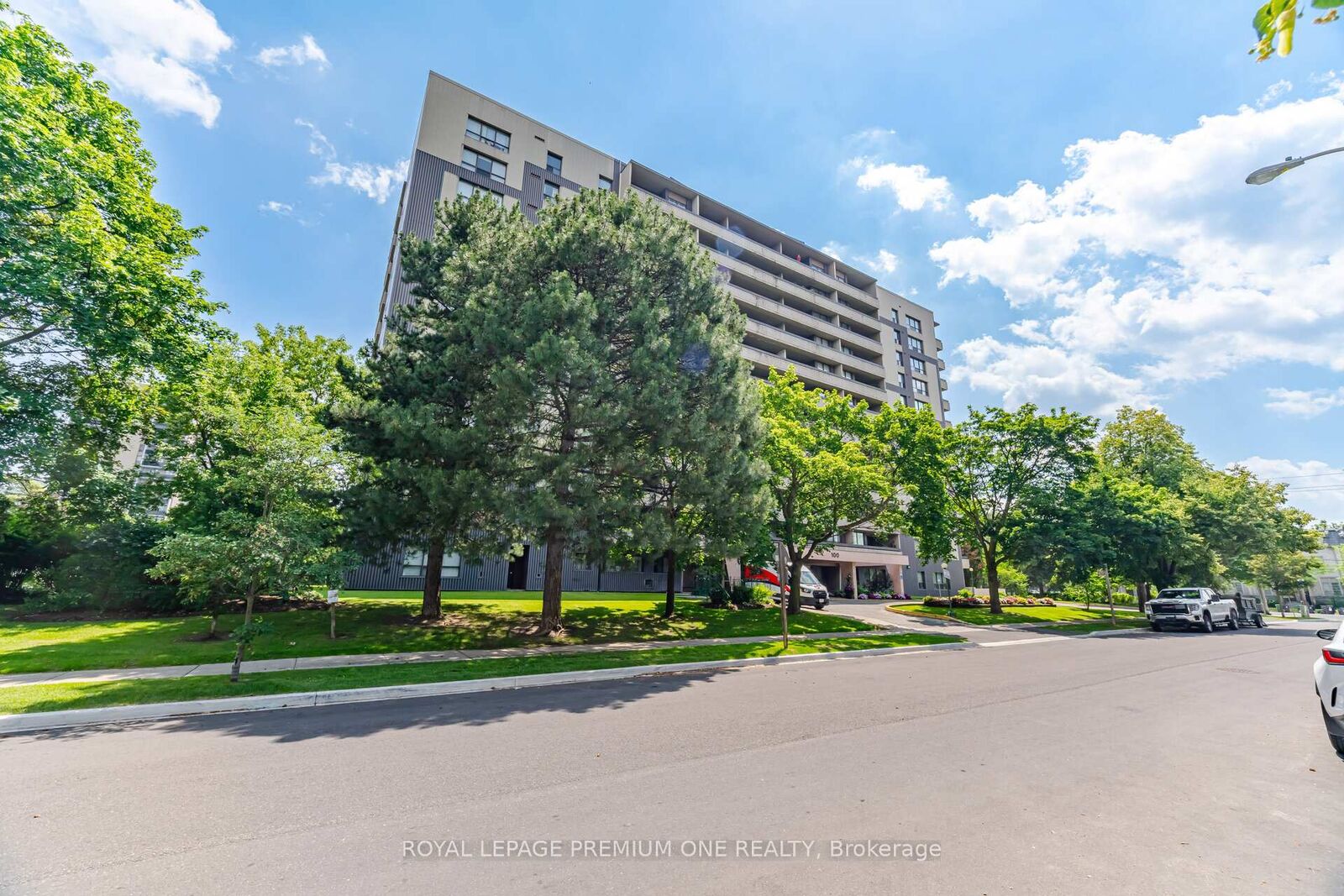 Property Photo: 100 Canyon Avenue 302 ON M3H 5T9