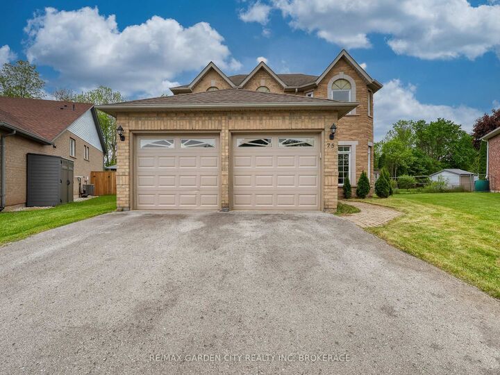 Property Photo: 75 Jackson Court E ON L3C 7G4