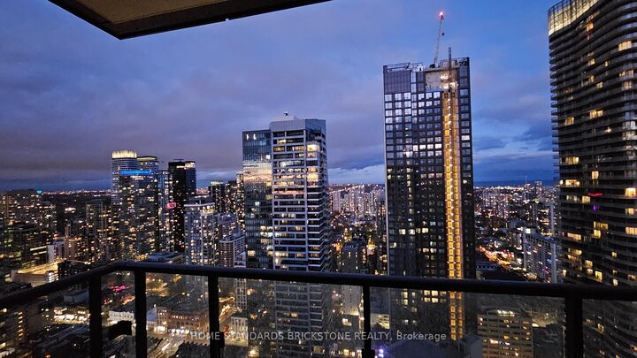 Property Photo:  955 Bay Street Uph07  ON M5S 2A2 
