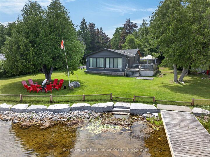 Property Photo: 18 Osprey Road ON K9V 4R5