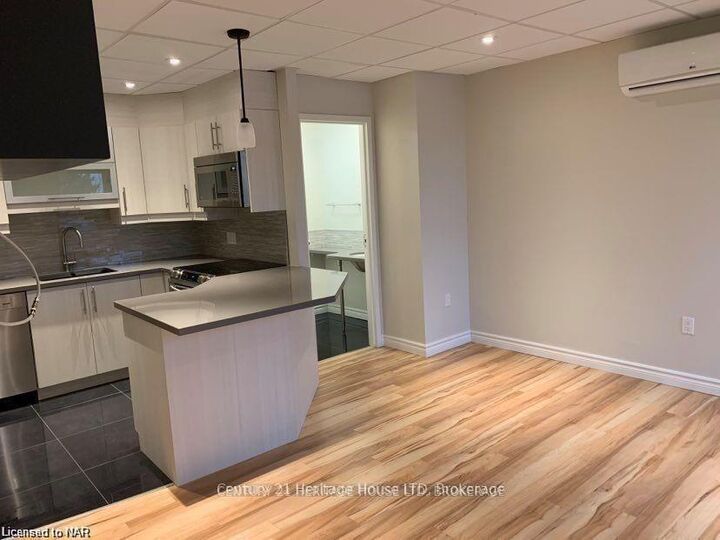 Property Photo:  238 Bertie Street 2  ON L2A 1Z3 