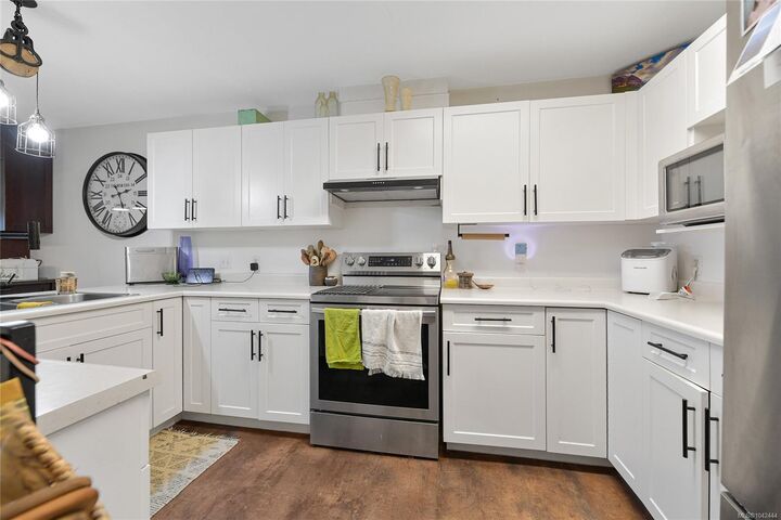 Property Photo: 7070 West Saanich Rd #21 BC V8M 1P5