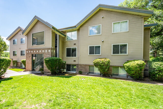 Property Photo: 857 W Columbia Ln 29 UT 84604