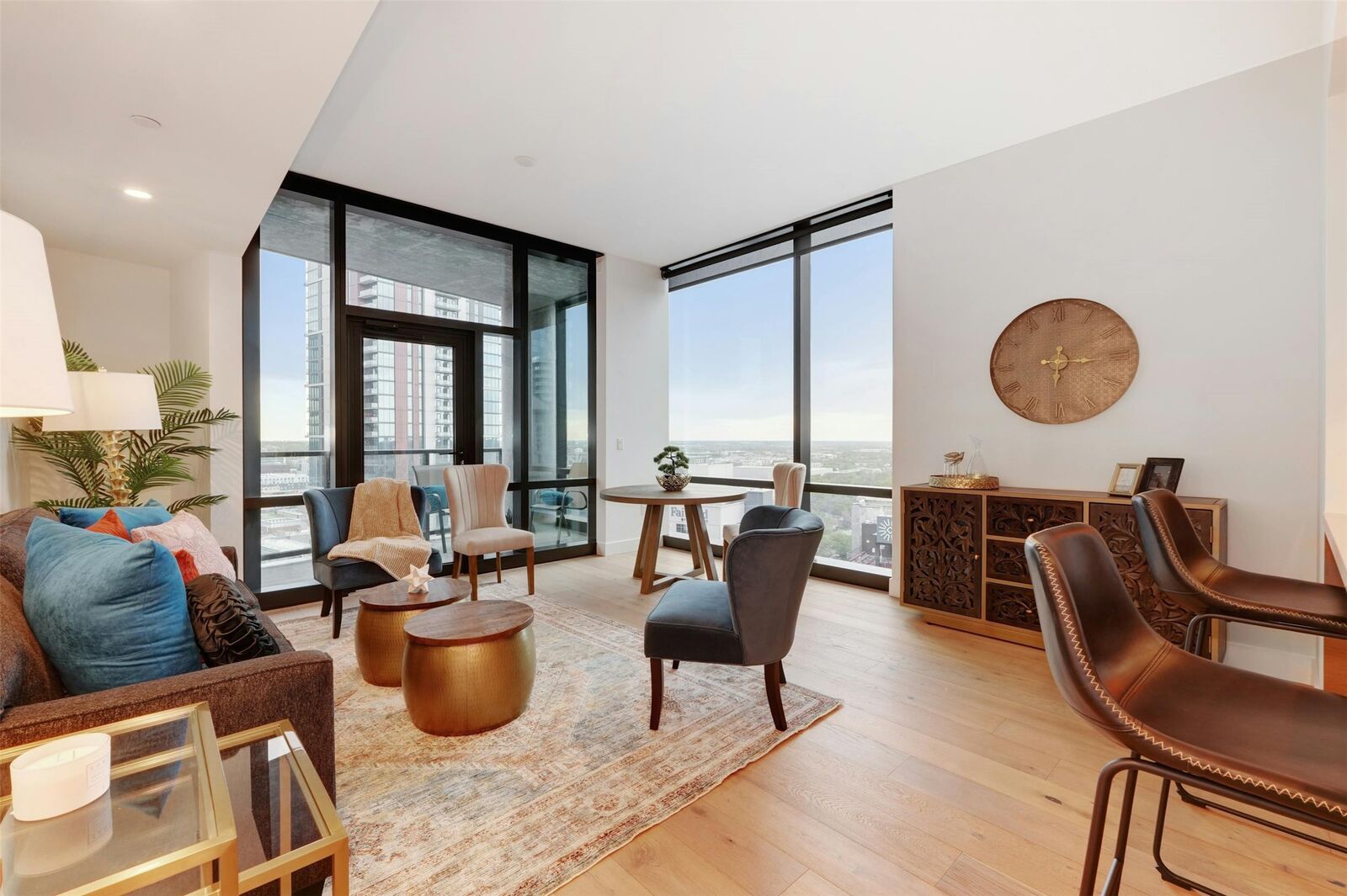 Property Photo:  70 Rainey Street 1807  TX 78701 