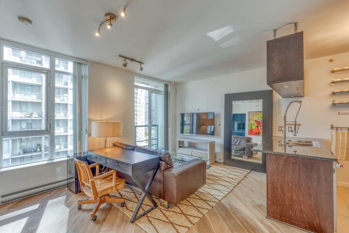 Property Photo:  1001 Homer Street 1408  BC V6B 1M9 
