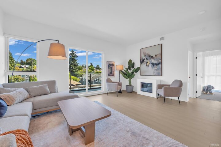422 E 3rd Street 510 — photo 1