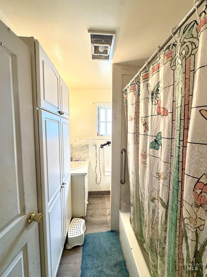 Property Photo:  1658 Miller Ave  ID 83318 