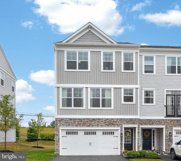 Property Photo:  174 Larrabee Way  PA 19468 
