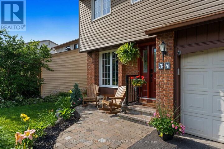 Property Photo:  34 Melville Drive  ON K2J 2E9 