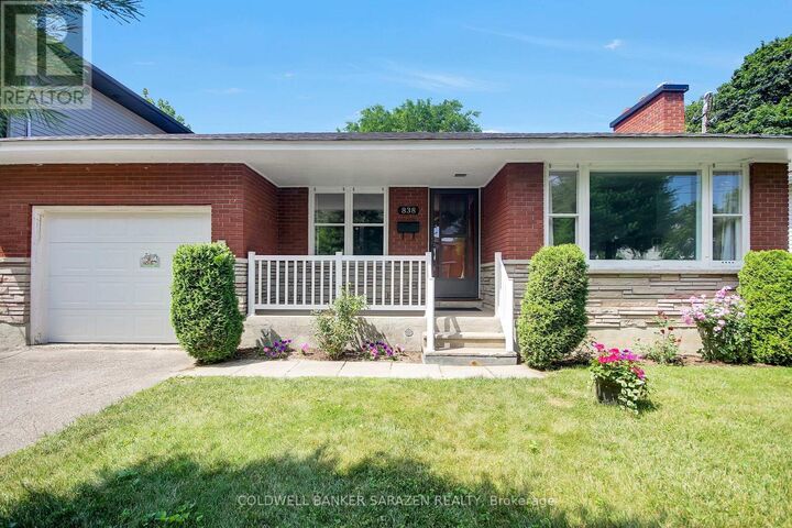Property Photo:  838 Maplewood Avenue  ON K2B 5V5 