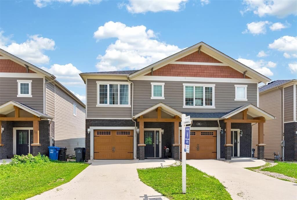 Property Photo:  75 Park East Drive  MB R3Y 0T8 