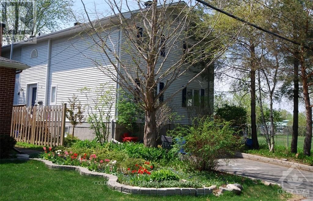 Property Photo:  160 Mafeking Avenue A  ON K1K 2V5 