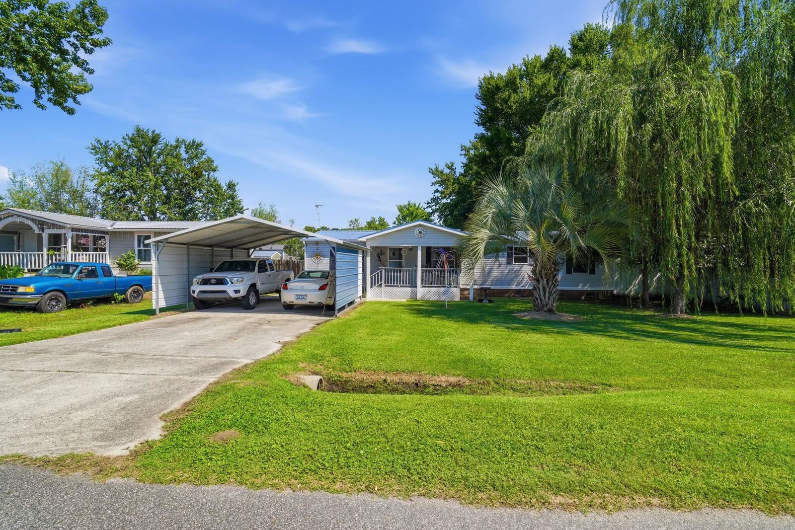 Property Photo: 745 River Cliff Dr. SC 29588