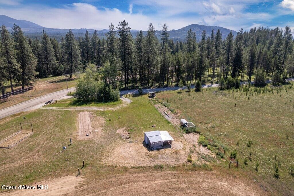 Property Photo:  30 Sawbuck Rd  ID 83869 