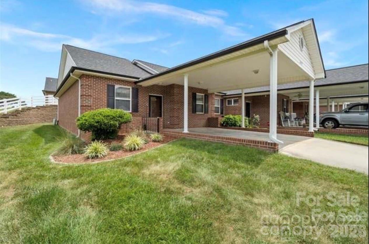 Property Photo: 6277 Iris Court NC 28037