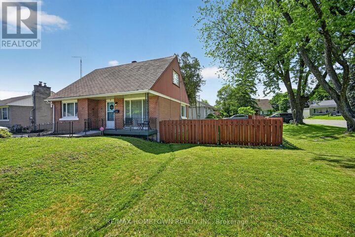 Property Photo: 87 Brookview Crescent ON K6V 4P3
