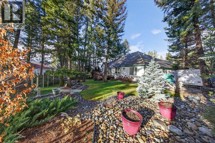 Property Photo: 5152 Riverview Crescent BC V0B 1L1
