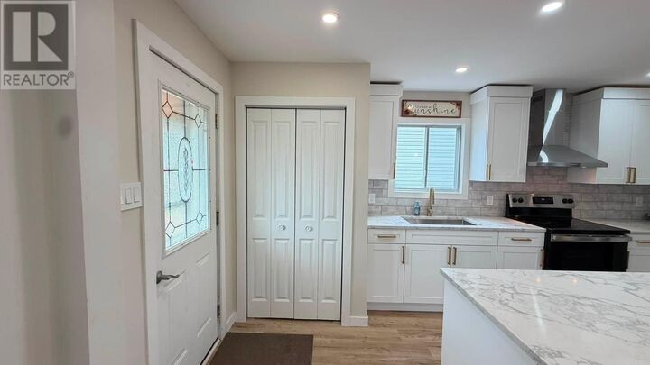 Property Photo: 372 Grenville Ave ON P7A 2B8