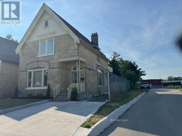 Property Photo: 606 Central Avenue ON N6B 2G4