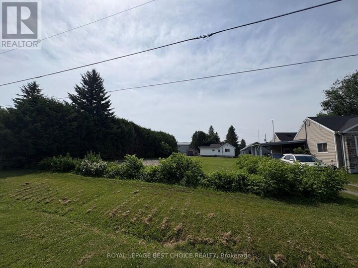 Property Photo:  84 Third Avenue  ON P0J 1H0 