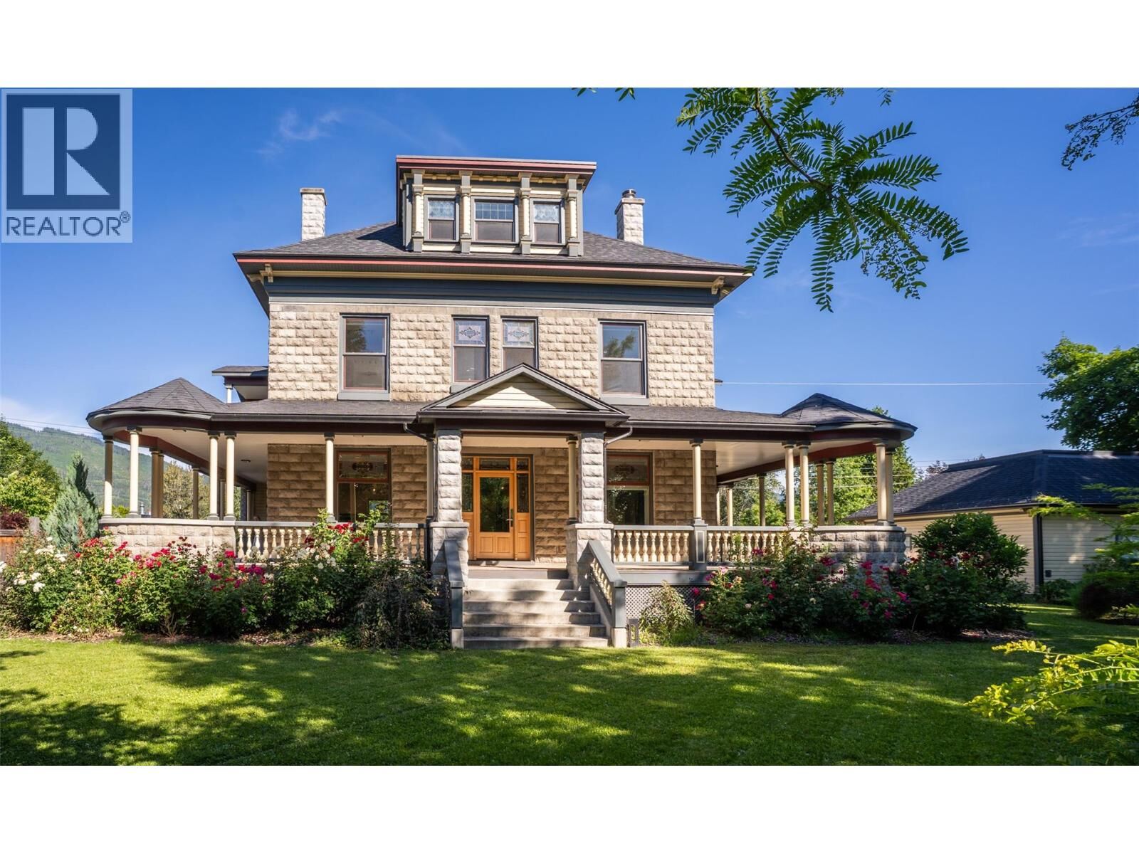 Property Photo: 805 & 815 Mackenzie Avenue BC V0E 2S0