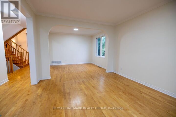 Property Photo: 281 Goldridge Drive ON K2T 1H4