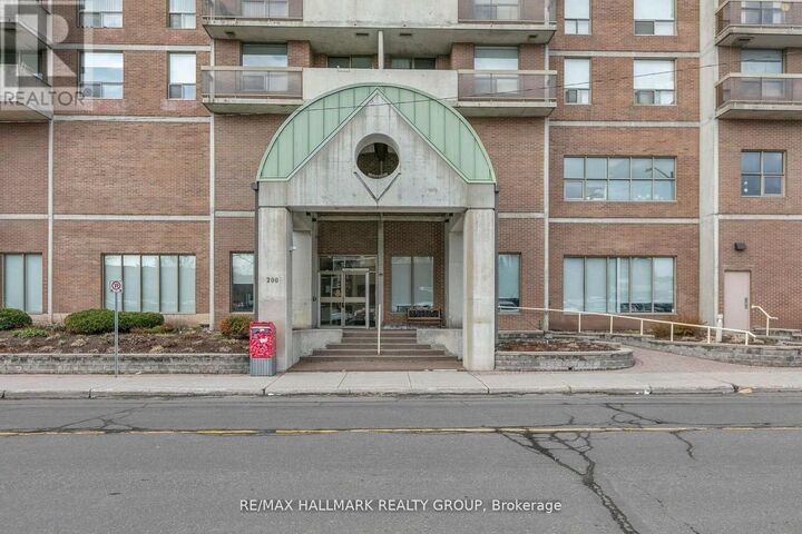 Property Photo: 200 Lafontaine Avenue East 401 ON K1L 8K8
