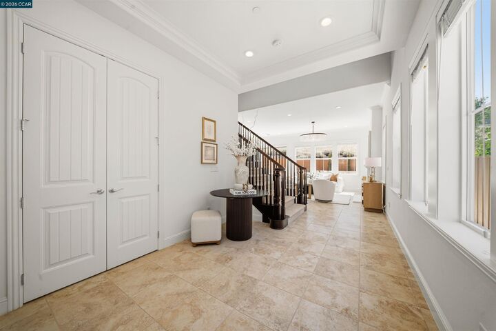 Property Photo:  1124 Rosamund Dr  CA 94582 