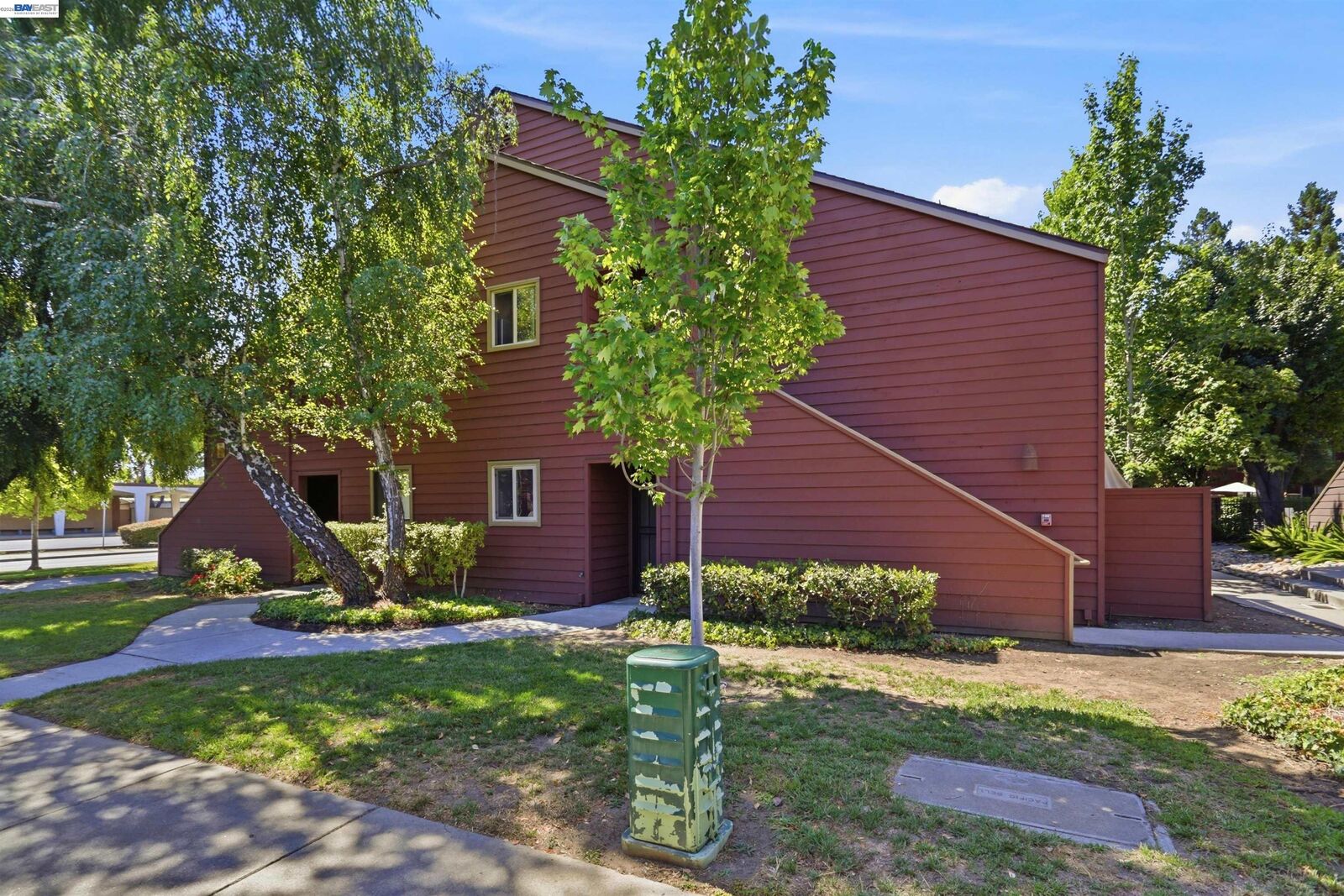 Property Photo: 947 Catkin Court CA 95128