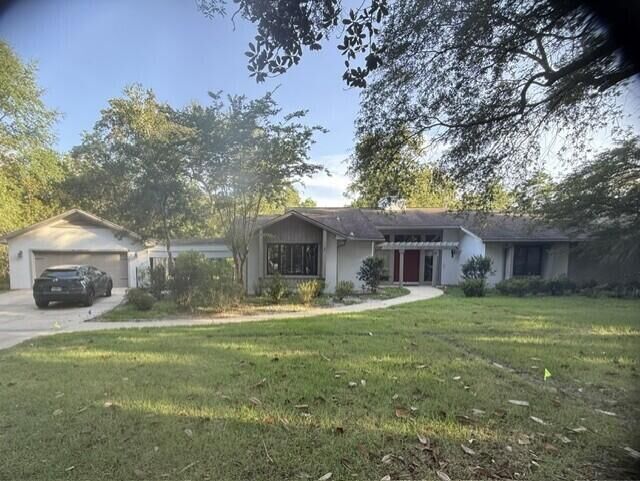 Property Photo: 103 E Capri Cove FL 32578
