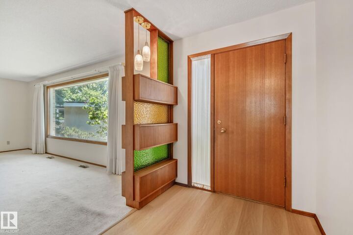 Property Photo:  10904 40A Avenue NW  AB T6J 0S9 