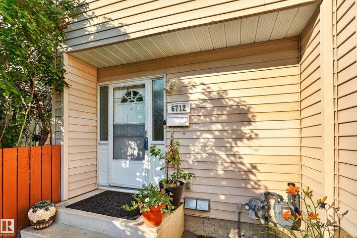 6712 36A Avenue NW — photo 1