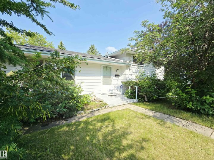 Property Photo:  5012 143 Street NW  AB T6H 4E2 