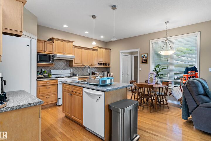 Property Photo:  10506 82 Street NW  AB T6A 3M8 