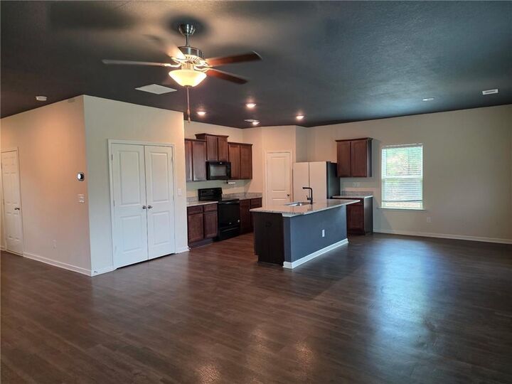 Property Photo: 3819 Saddle Hill Way GA 30135