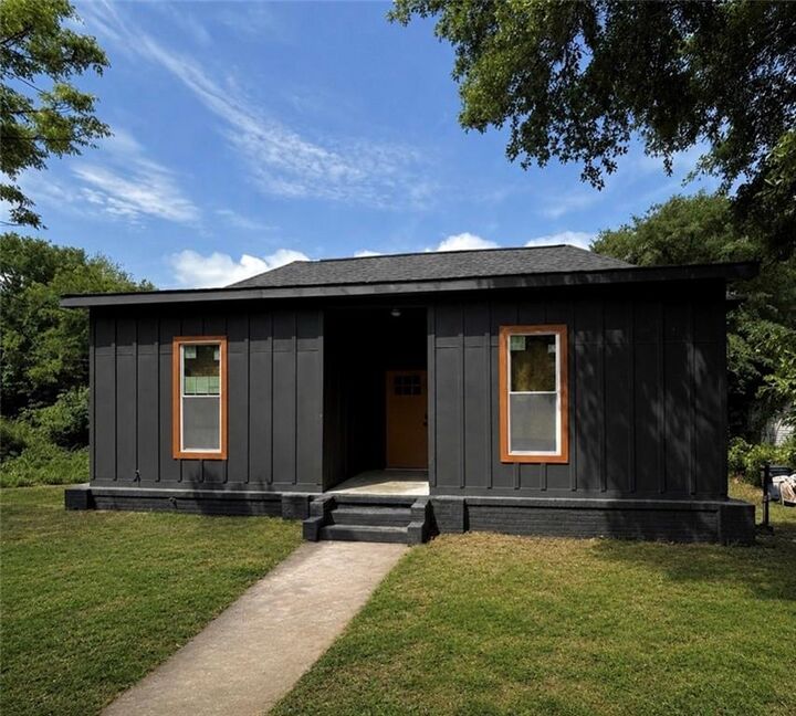 Property Photo: 808 Center Street GA 31217