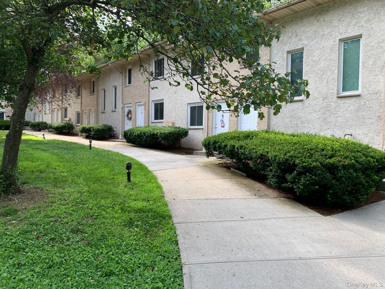Property Photo: 85 N Middletown Road D2 NY 10954